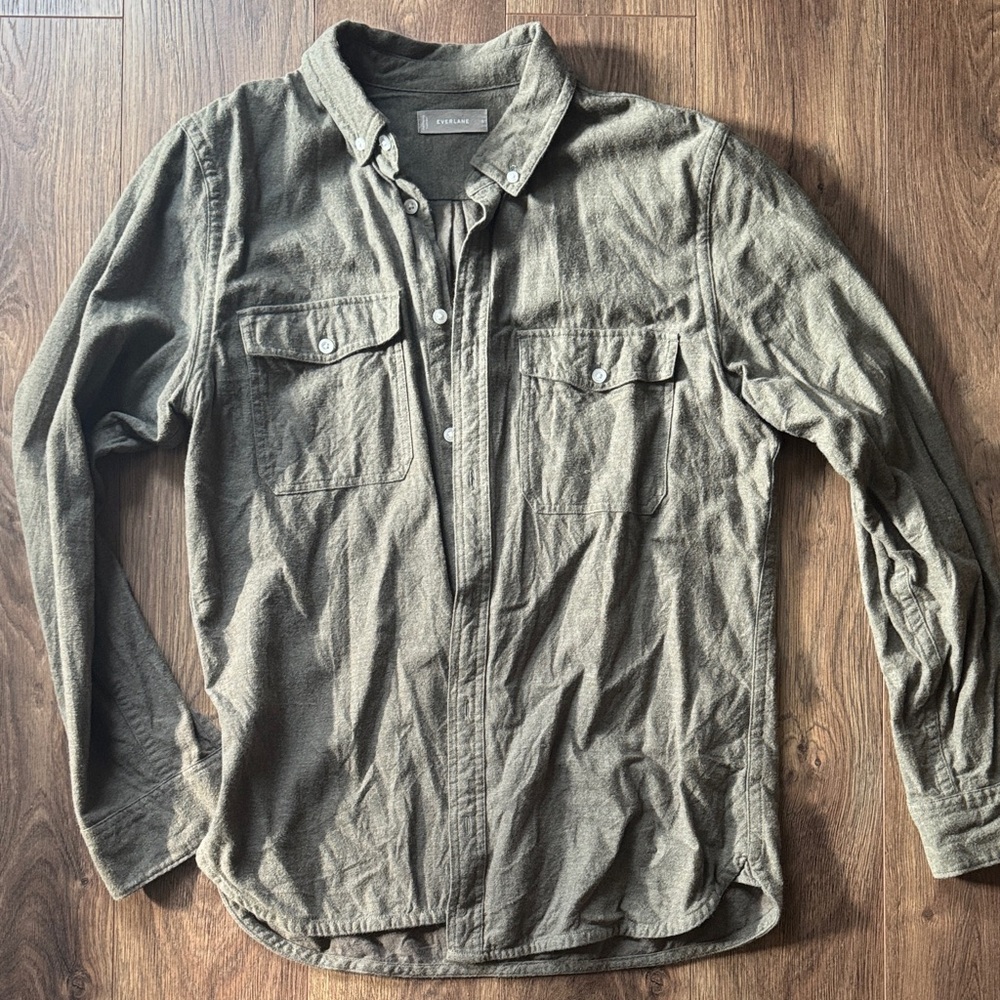 Everlane Men's Olive Casual Button Down Shirt